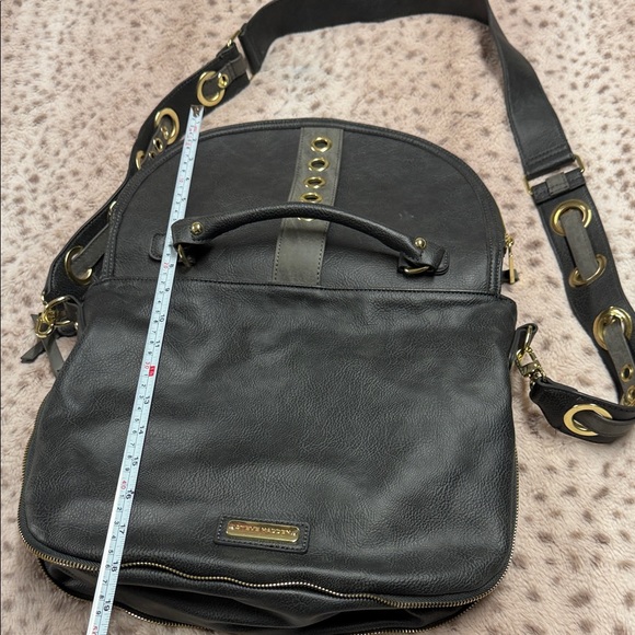 Steve Madden Black and Gray Crossbody Bag with Gold Accents - Picture 9 of 10
